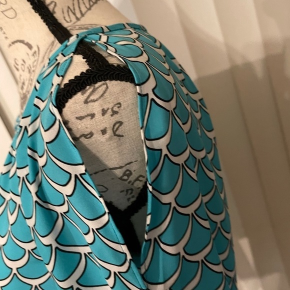 XS Kaari Blue Shirt with open shoulders - Picture 6 of 7